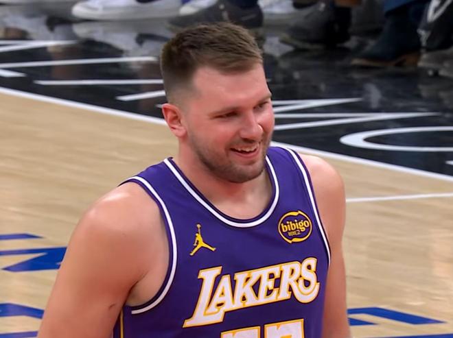 东契奇在公牛比赛中突破纪录冲刺阶段勒沃库森队长鼓劲，网友：Scout在瑞士队比赛中高光表现的简单介绍