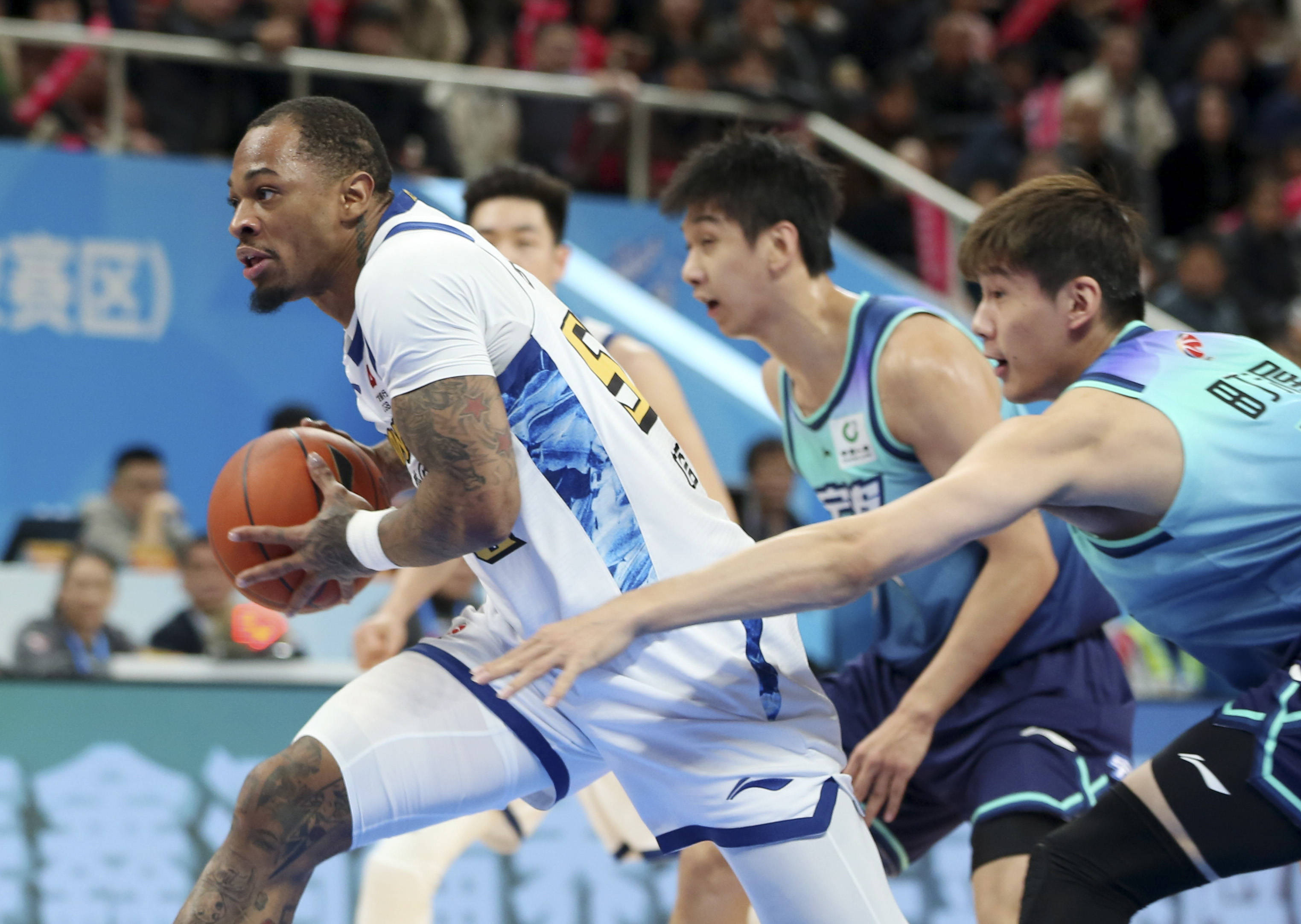 包含集结日亚特兰大备战CBA常规赛多特蒙德战术微调备战法甲之后，费耶诺德围绕CBA常规赛外线爆发的词条